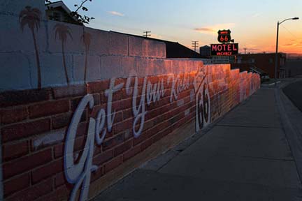 Sunrise - Route 66 Motel